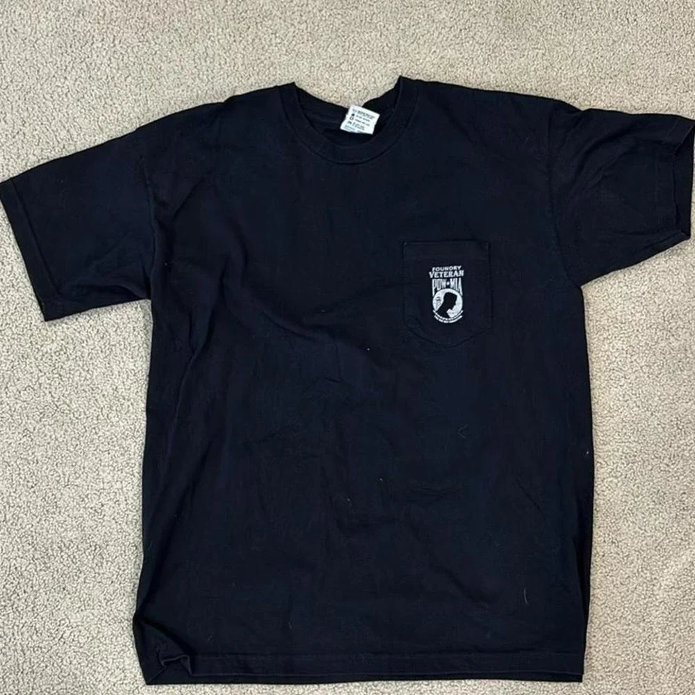 Black and white vintage Vietnam War graphic tee POW MIA - Picture 1 of 3